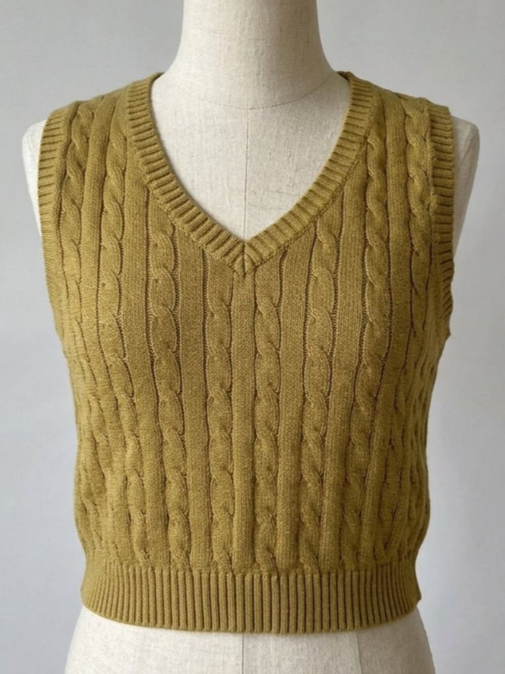 DOUBLE ZERO Mustard Yellow Cable Knit Sweater Vest Medium V-Neck Vintage Style